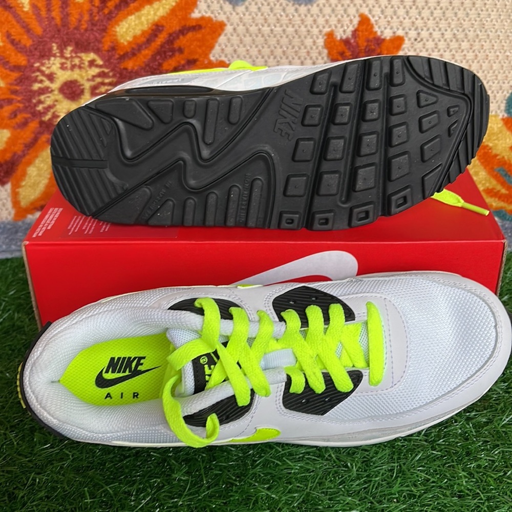 Nike Air Max 90 LTR Leather White Volt WMNS White/Volt-Black-Pure Platinum - Picture 3 of 16